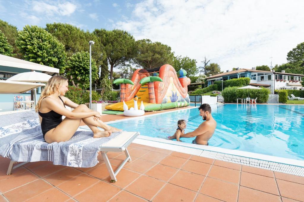 Villa Pentalocale con Piscina e spiaggia incluse Taunus Vacanze Villa Girasoli - 1