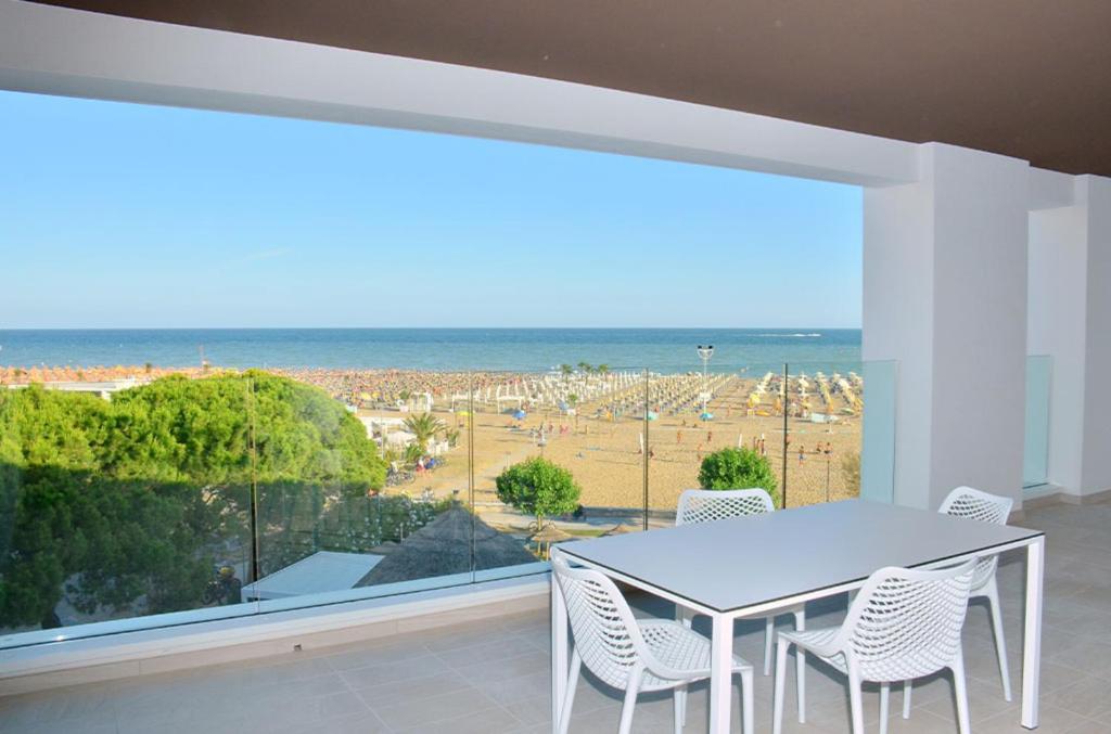 Modern flat with amazing view on the beach, Bibione