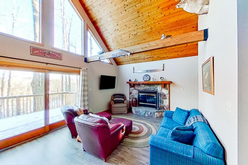 Relax by the River, Thompsonville