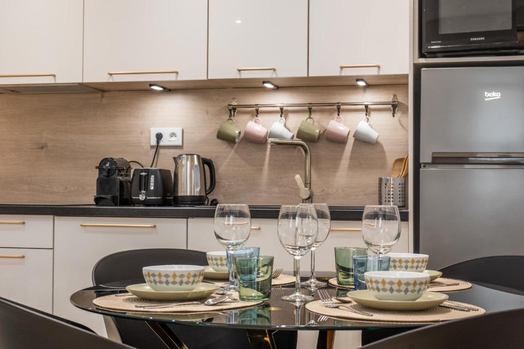 Upscale 3-room apartment 300m from the beaches - 5