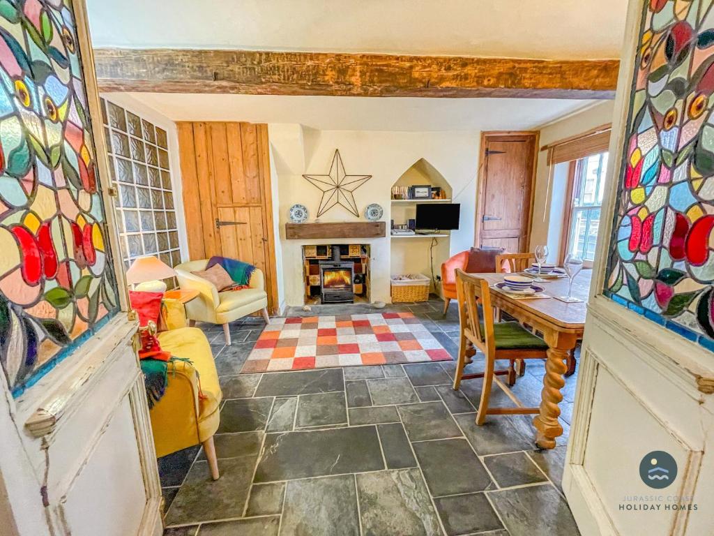 Rope Cottage - traditional cottage close to town, Bridport