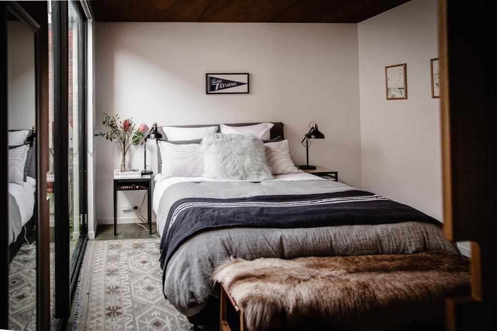 The Loft at SoHo: Architecture & Views, Hobart