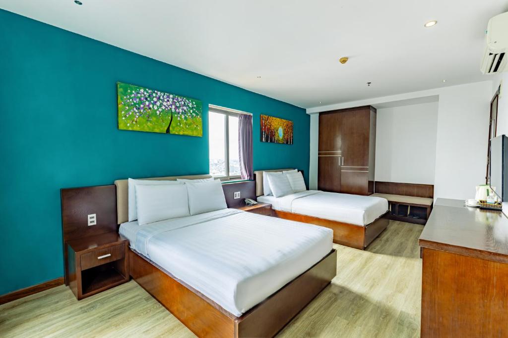 Golden Sun Apartment by New Sky Travel