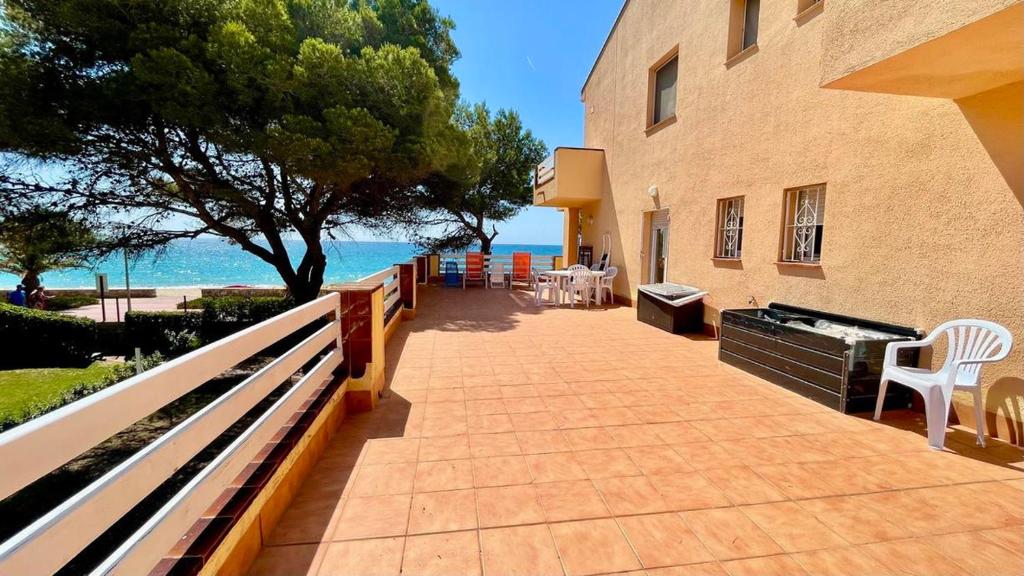 MEDDAYS APARTAMENTO GUARDAMAR FRONTAL AL MAR - 1