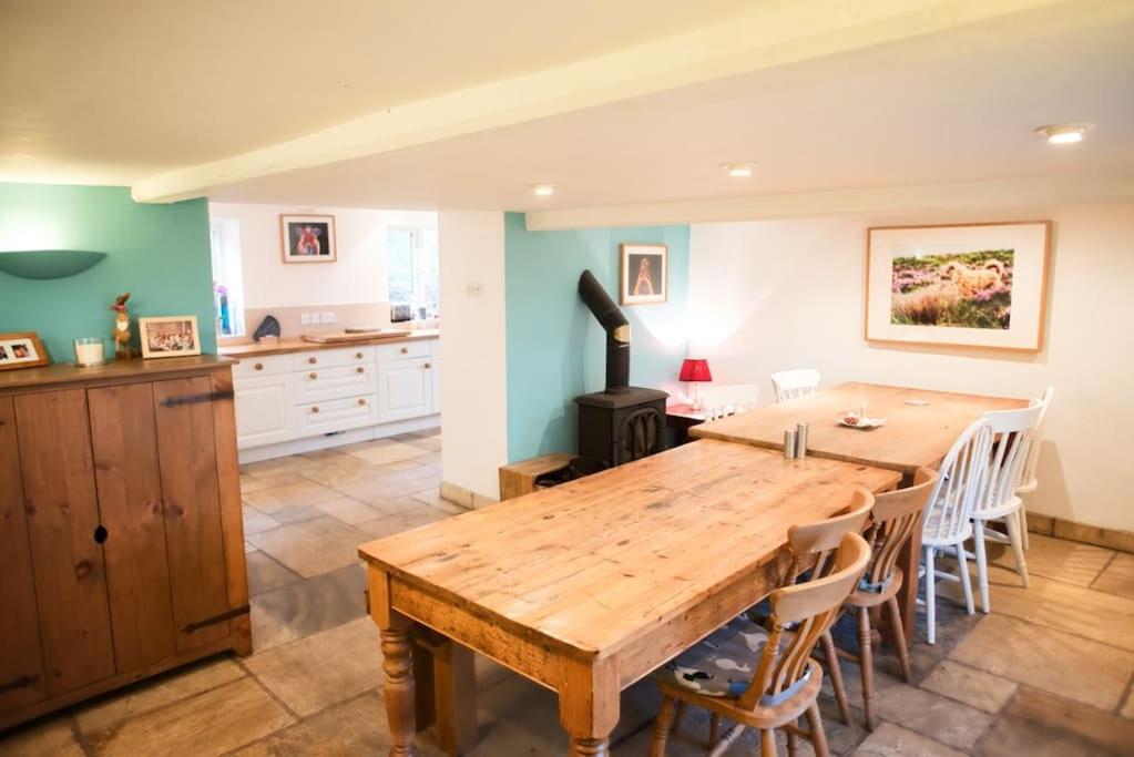 Anroach Farm House in The Peak District(sleeps 20), Buxton