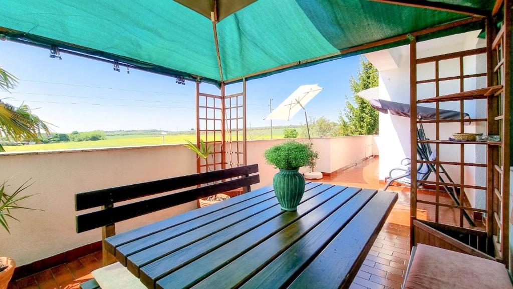 Mirjana Three, Novigrad – Istrie