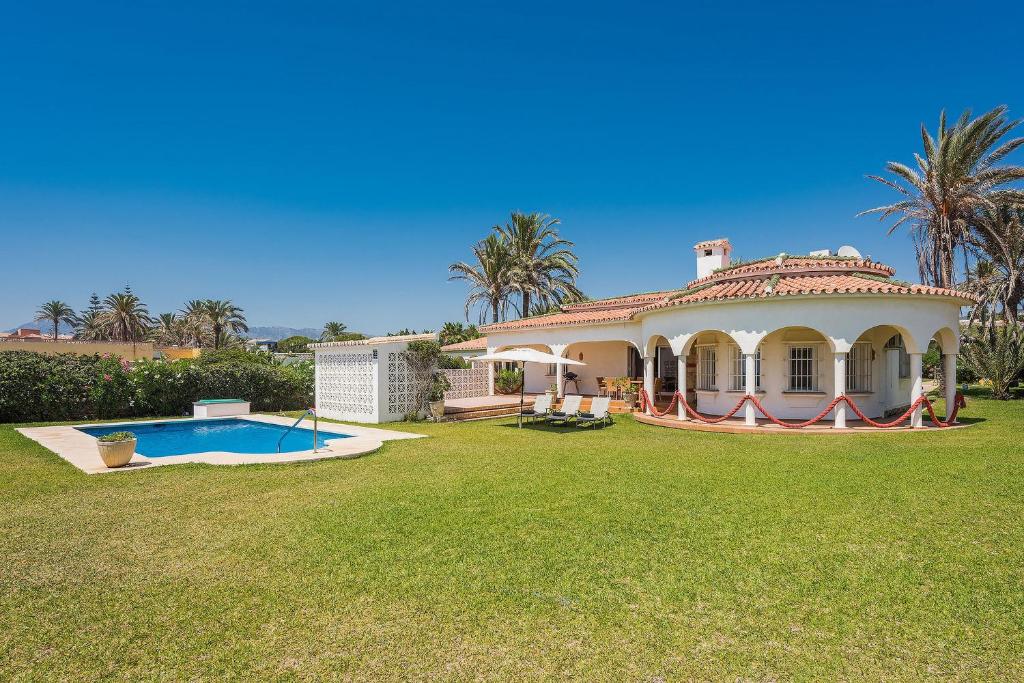 1100 - Beach Front Villa - 3