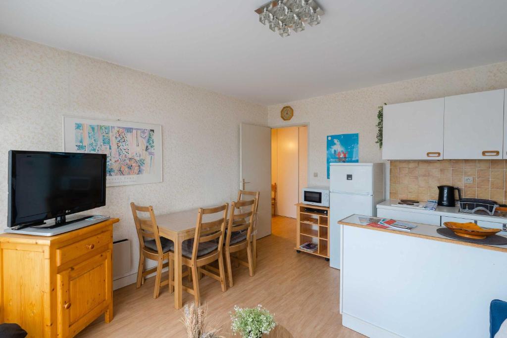 Charming apartment with parking near Place Morny - 4