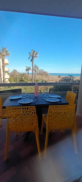 Capitelles : Studio vue mer en residence avec Piscine - 1