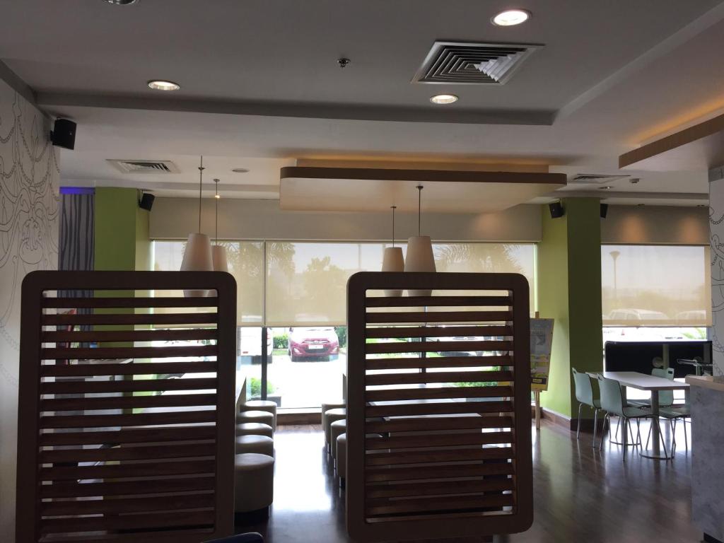 Hotel Caspia Pro Greater Noida photo