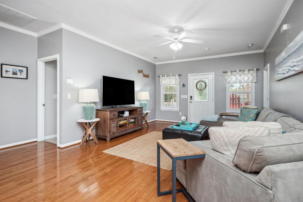 Stuck in Parrotdise, Oak Island