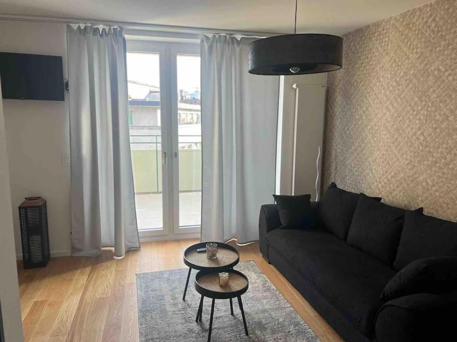 Charmant Studio, Ženeva