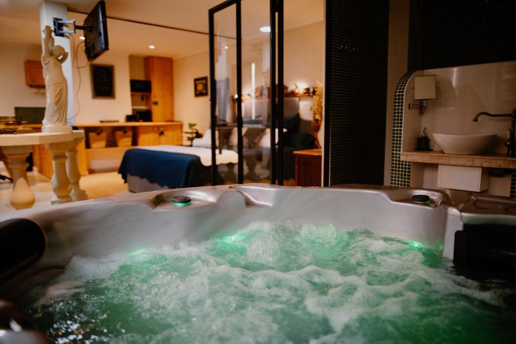 Suite de Diane Jacuzzi - Premiere conciergerie - 1