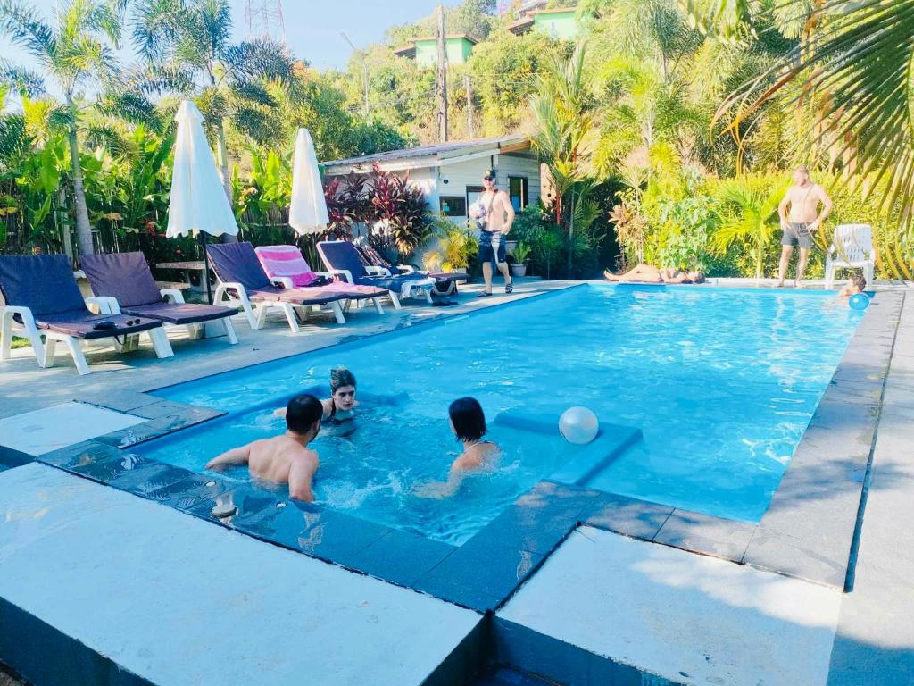 Swimming pool