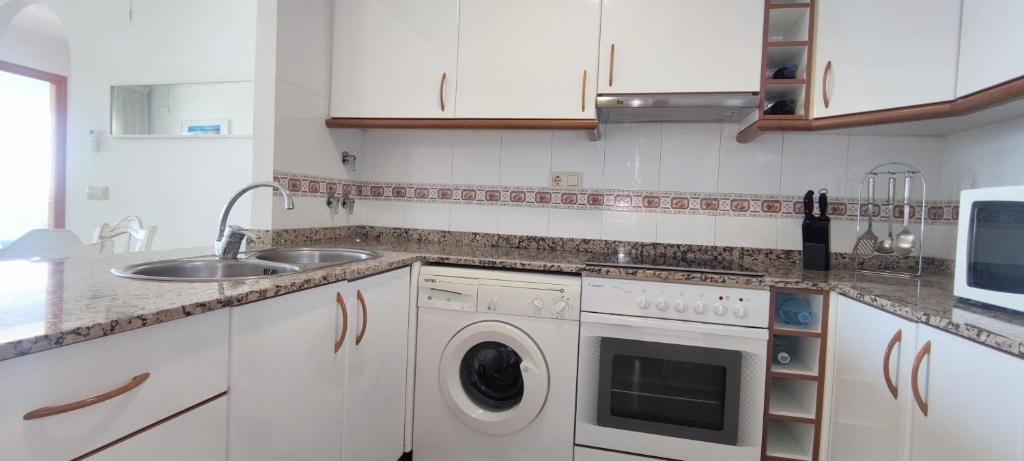 Baix Maestrat - Apartamento en 1ª línea de playa - 3