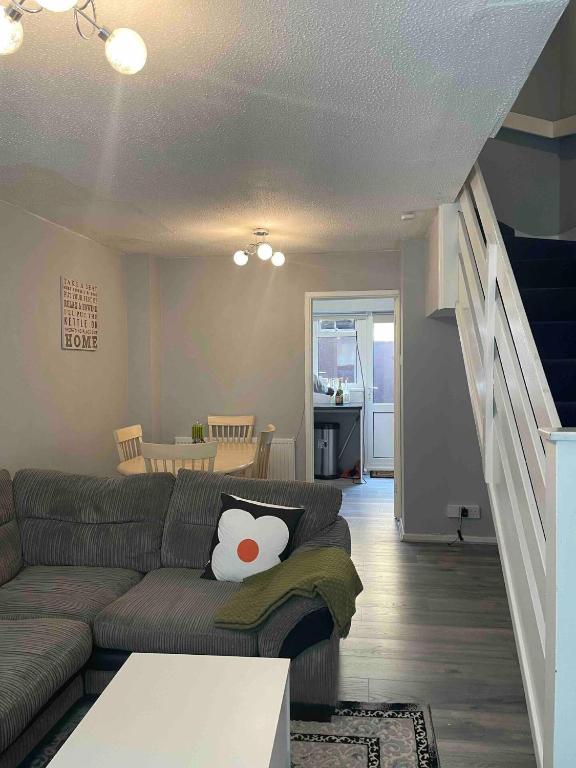 Stylish 2 bedroom house Edgware, Barnet