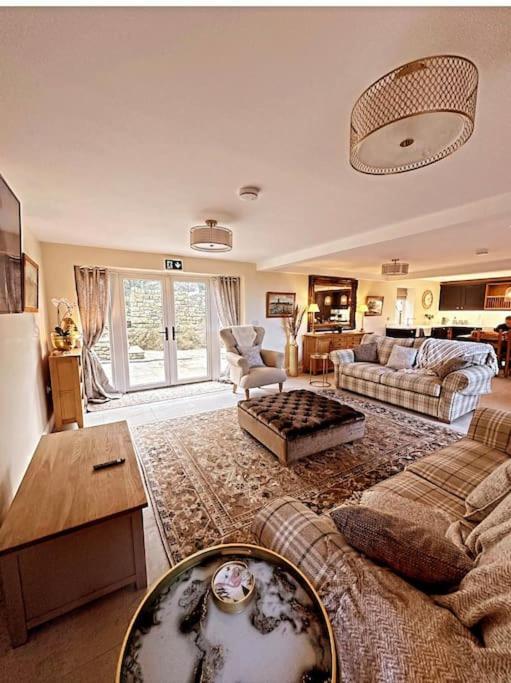 Converted Barn with Hot Tub, The Hayloft., Carnforth