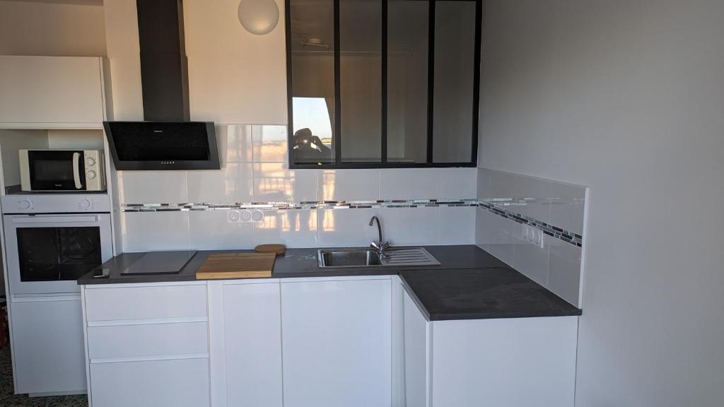 studio avec coin nuit, 100 m de la mer, Le Lavandou