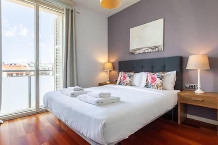 The Collection Barcelona - Wonderful 2-bd apart with balcony Plaza Cataluña - 3