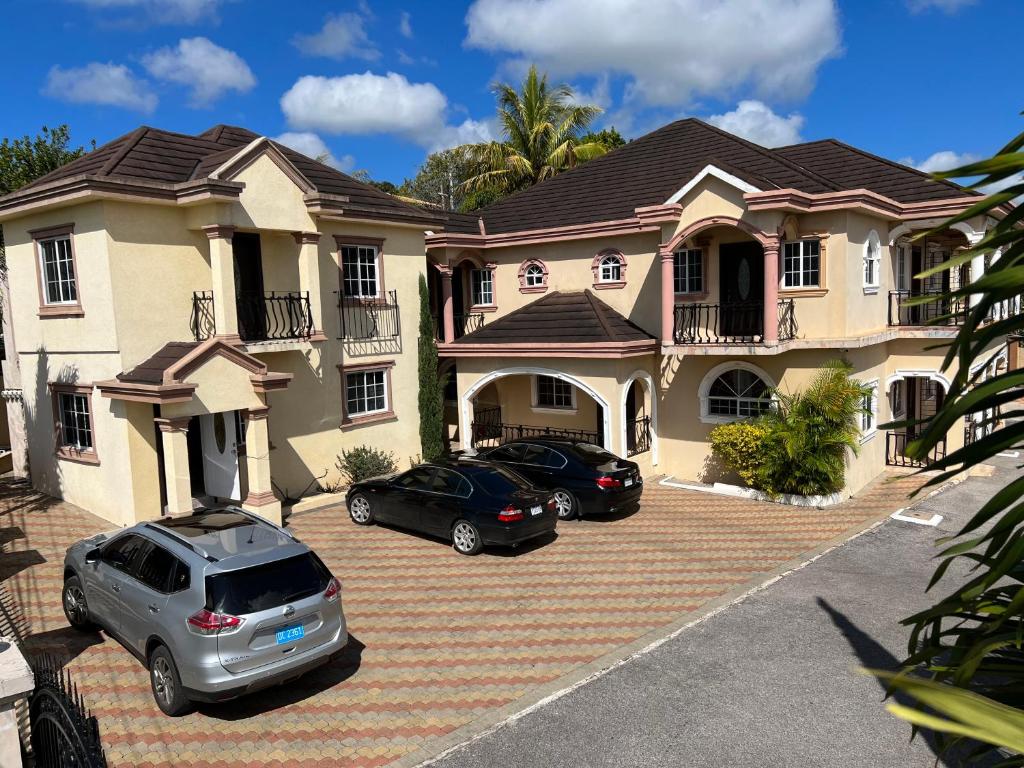 Chambers resident suite, Mandeville