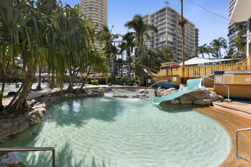 Oceanview 1-Bed with Pools, Spa, Sauna, Gym & BBQ, Gold Coast