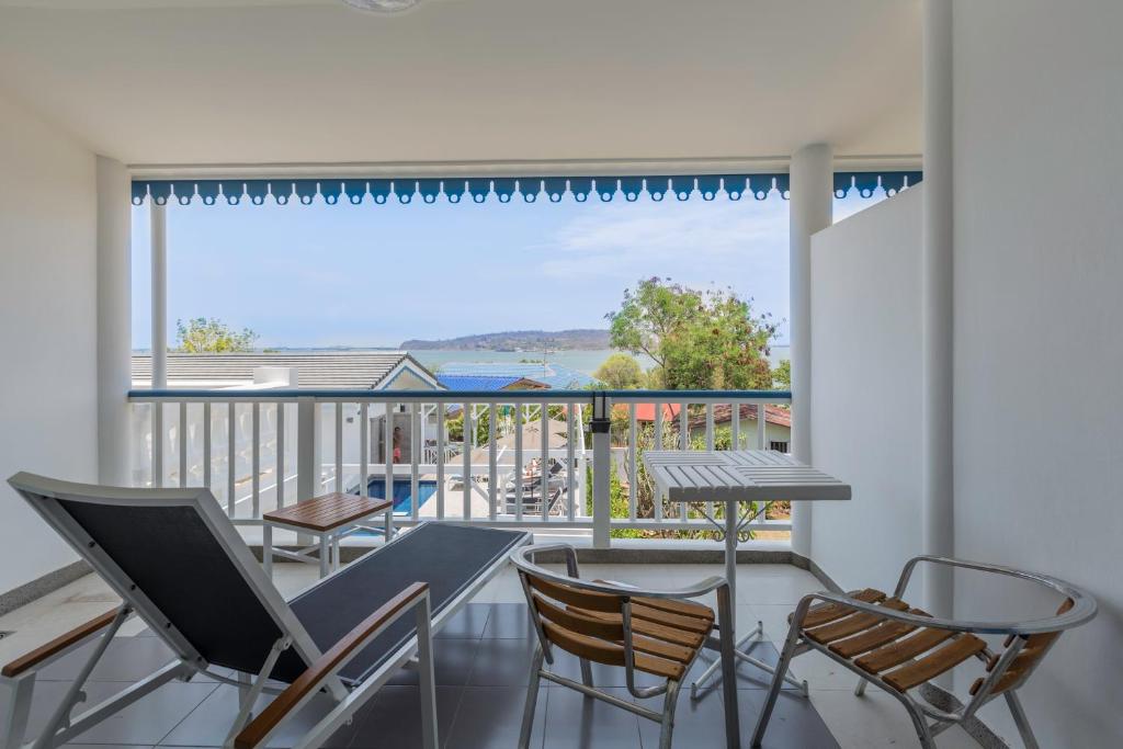 View, Somewhere Koh Sichang  in Chonburi