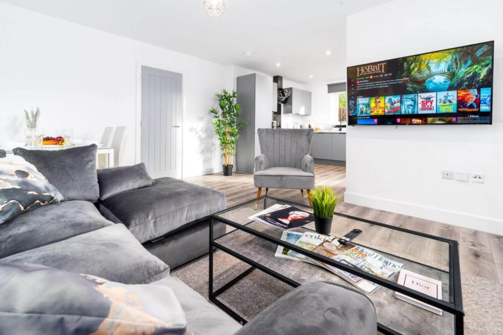 Stylish Apartment - 2 Bedrooms - Balcony - Parking - Netflix - Wifi - 7MC, Birmingham