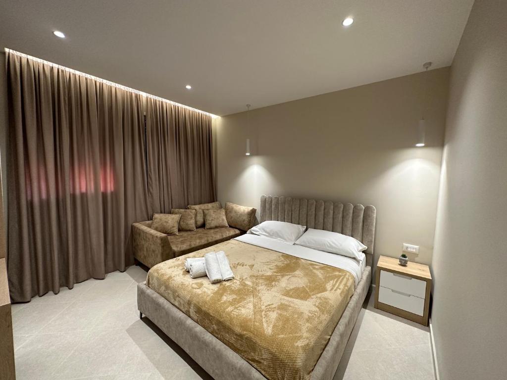 Beachfront Apartment With Balcony, Vlorë