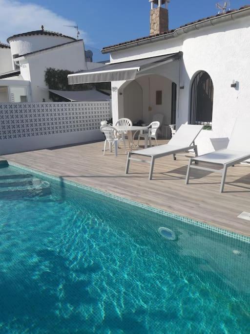 Jolie Maison avec Piscine privée - 3