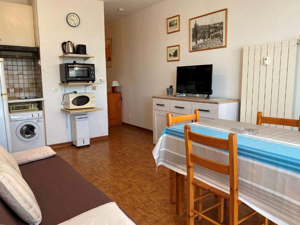 Charmant T1 lumineux avec cuisine équipée, coin nuit séparé et wifi - Balaruc-les-Bains - FR-1-553-48 - 3