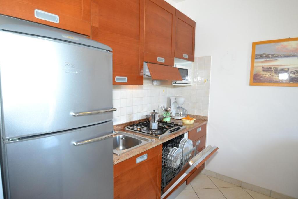 Coastal escape - modern flat with Wi-Fi - 3