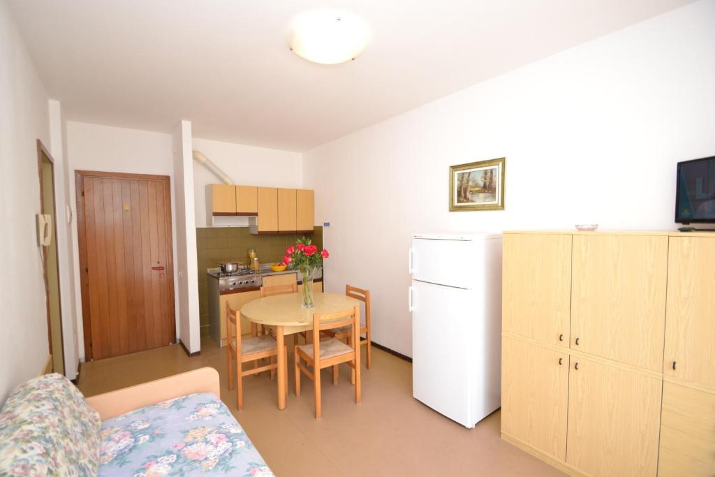 Luminous apartment just next to the beach, Bibione