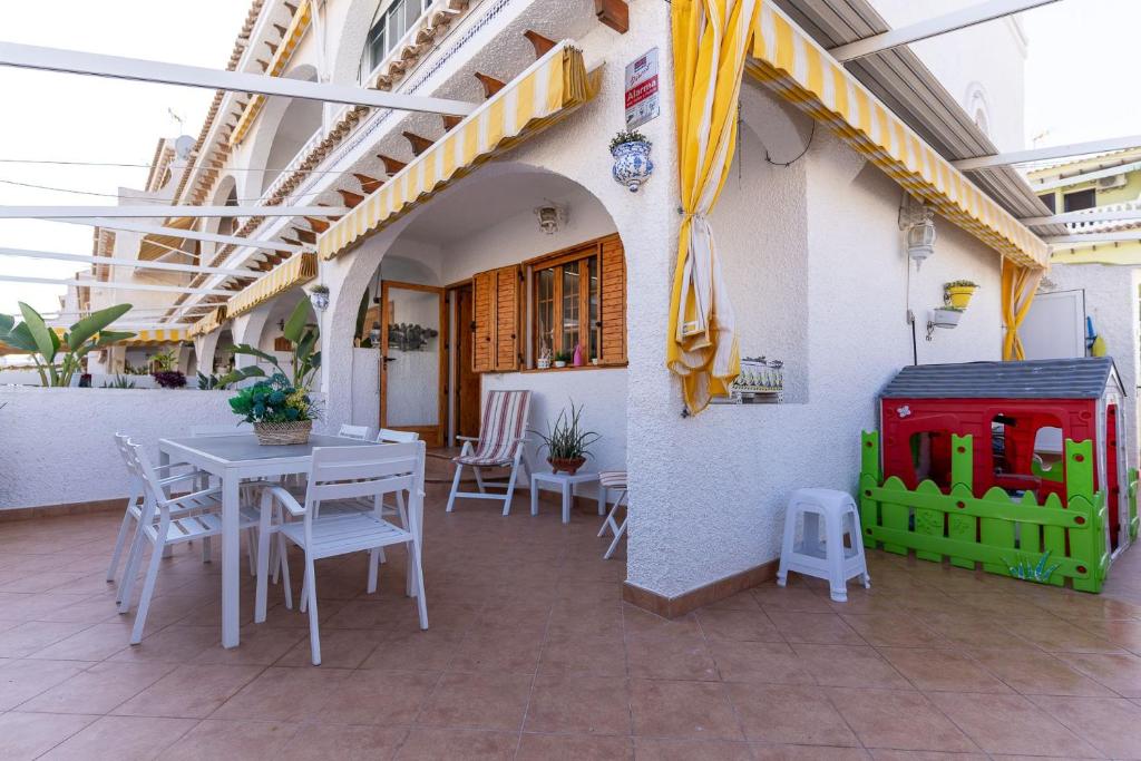 rentafive - 8pax - Terraza - 1min playa - 5
