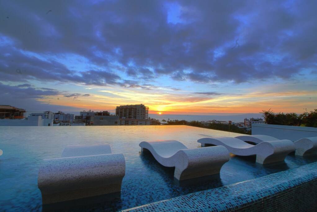 Avida - Stunning Rooftop Pool and Jacuzzi, Puerto Vallarta