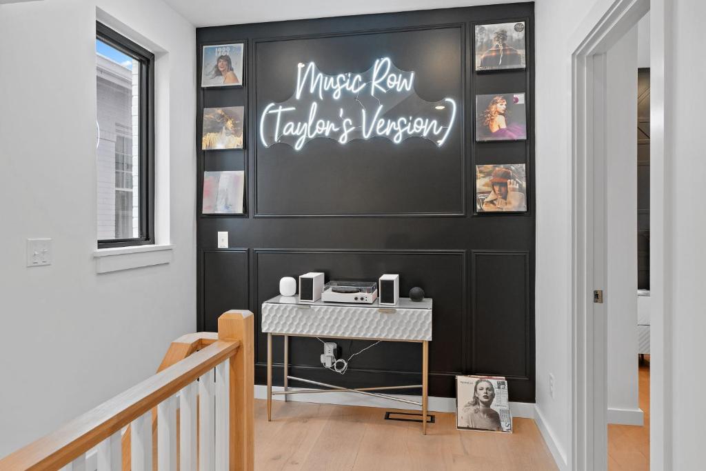 Music Row (Taylor's Version) Townhome, Nashville