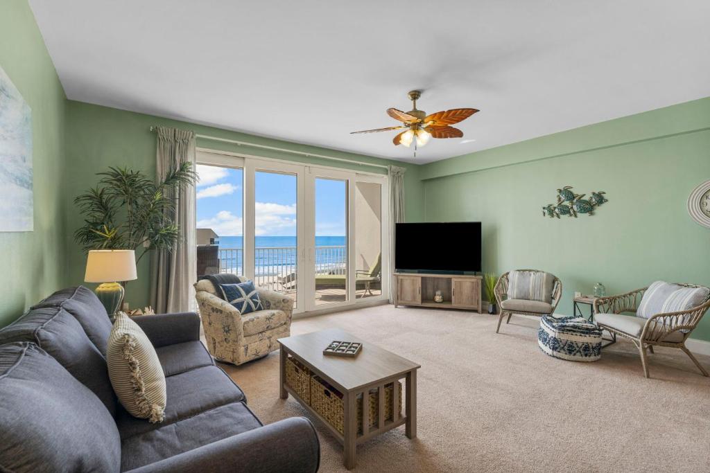 Nautical Nest at Laketown Wharf #1019 by Nautical Properties, Panama City Beach