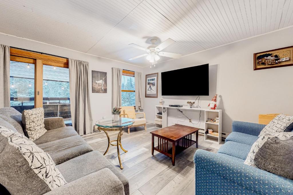 Pico Mountain Perch, Unit B22, Mendon