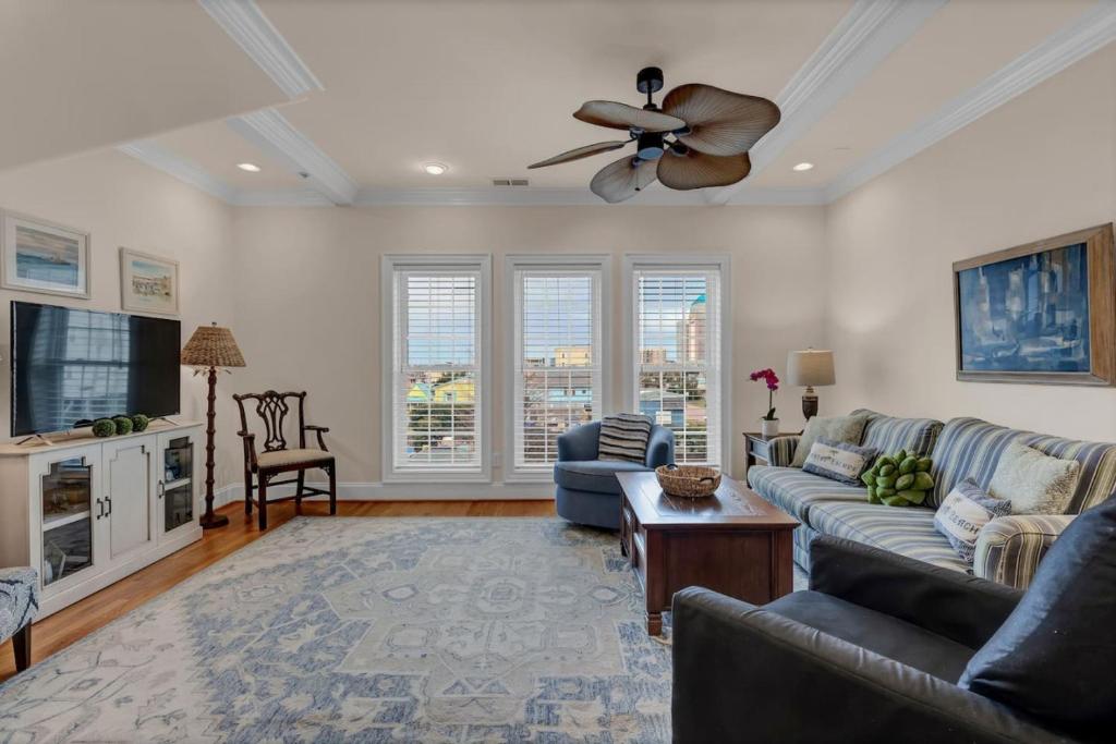 Coastal Escape on Lake Park, Carolina Beach