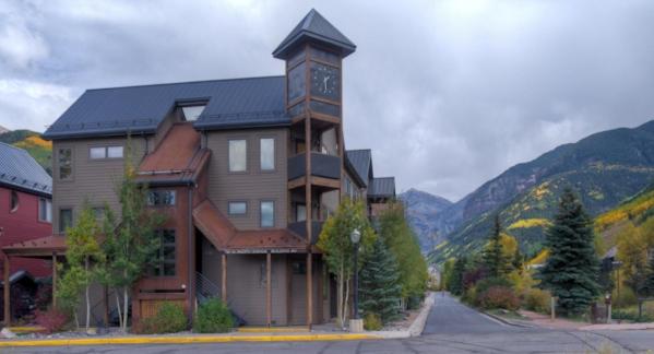 Spacious Condo in Telluride-Beautiful West Views!, Telluride
