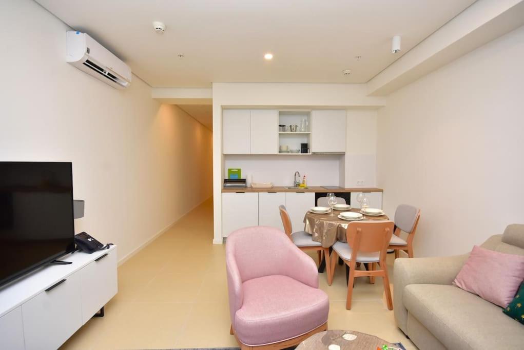 Brand New ! Seaside Apt with Poolview & Parking - 4