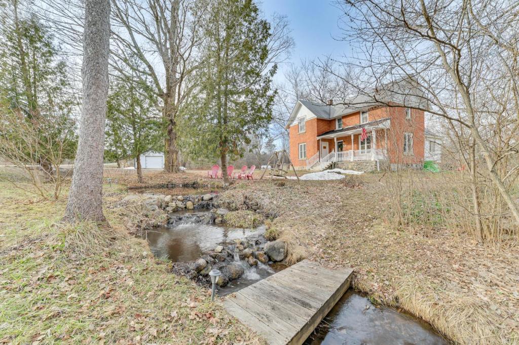 Cedar Creek Guesthouse 3 Mi to Lake Charlevoix, East Jordan