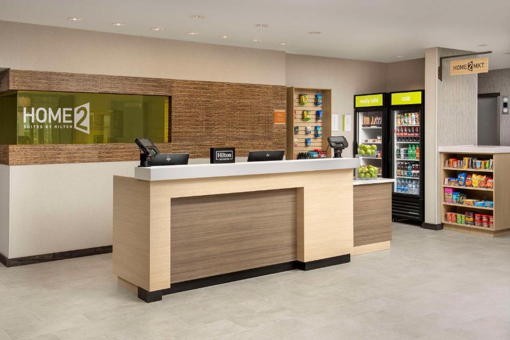 Home2 Suites by Hilton Fort Myers Airport 전경