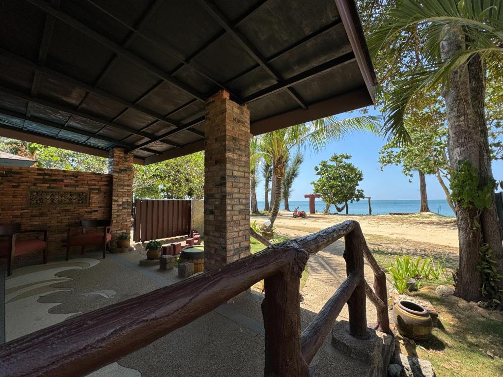 Facilities, Hotel and Beach Bungalow at Lanta Resort in Koh Lanta