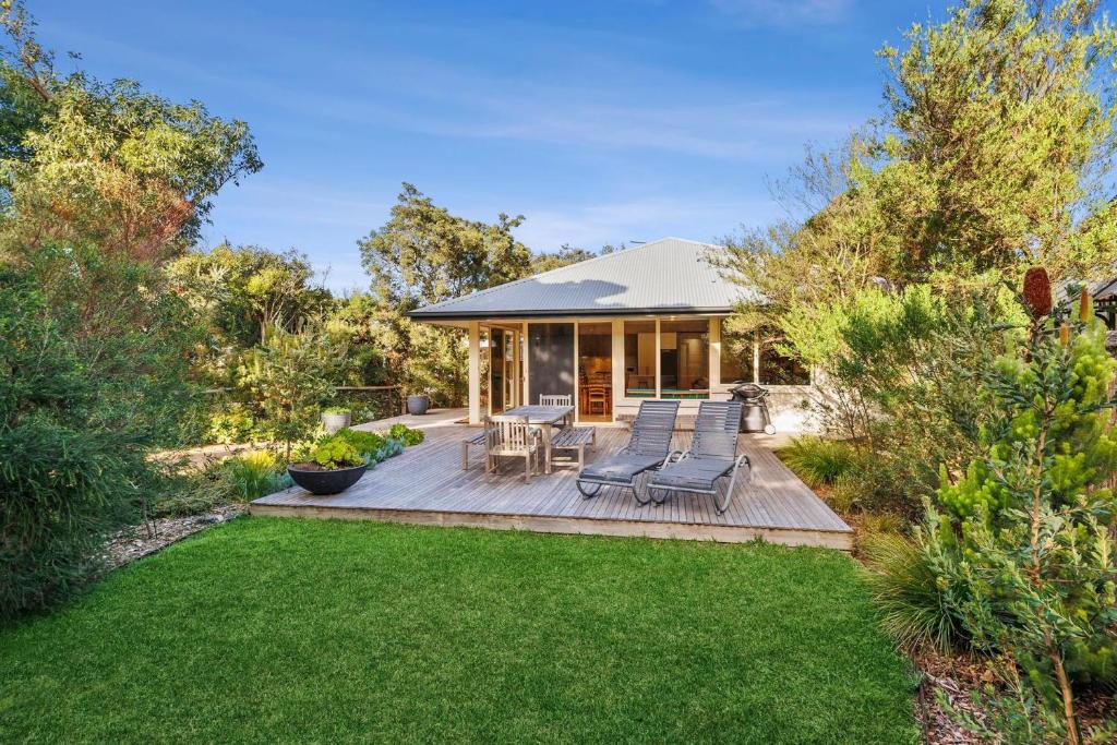 Alexander in Old Lonnie, Point Lonsdale