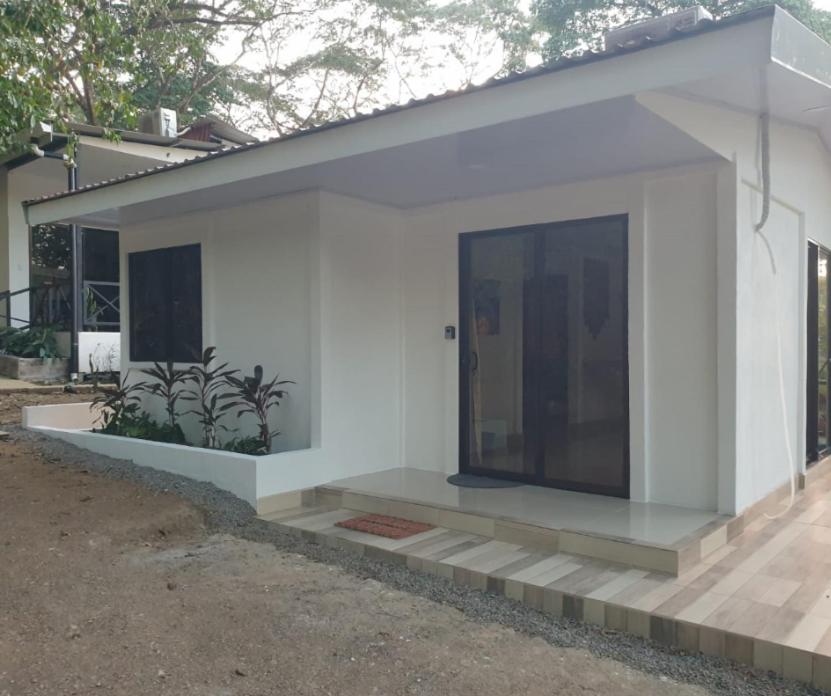 Cabañas Mantas, Tárcoles