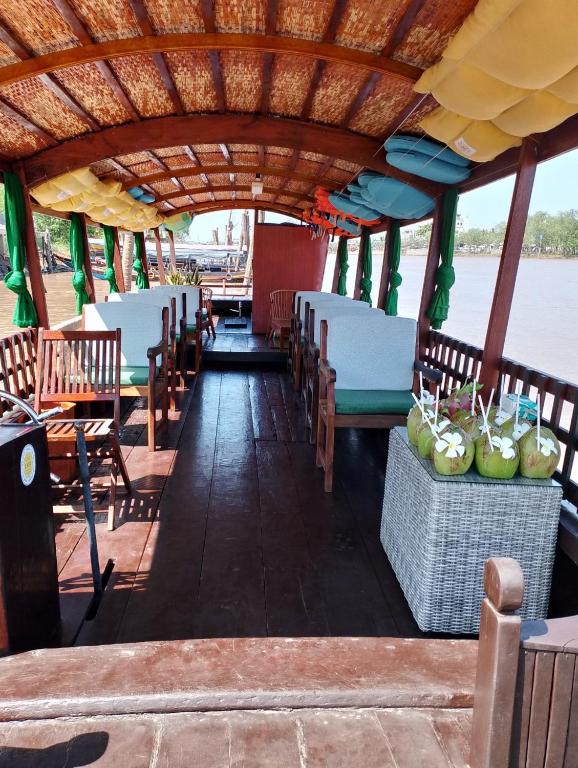 Khach San Vinhomes Huynh Hotel