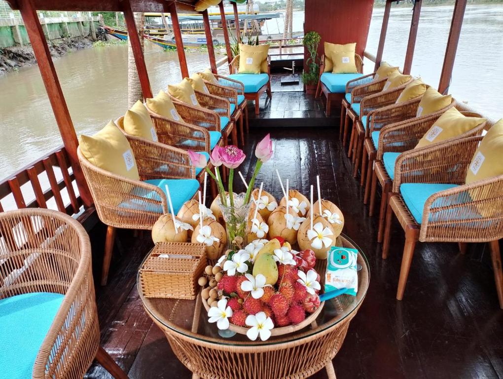 Khách Sạn Vinhomes Huỳnh Hotel