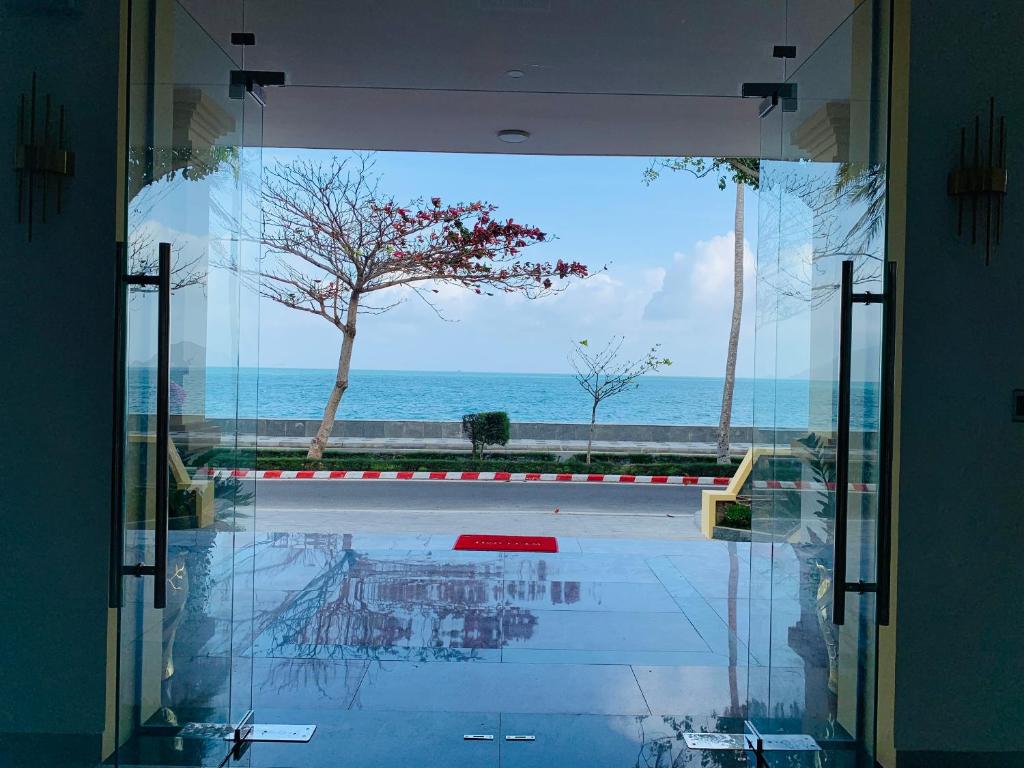 Golden Rose Hotel