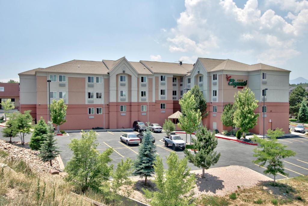 Mcm Elegante Suites Photo 21