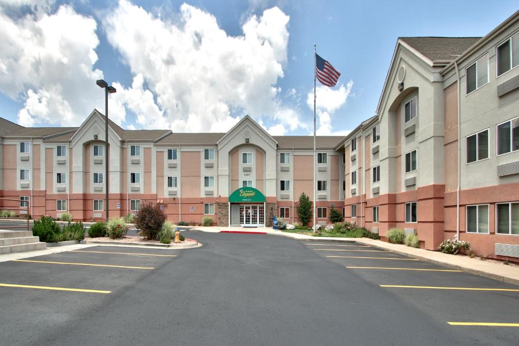 Mcm Elegante Suites Photo 22